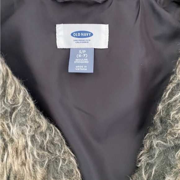 Girls Faux Fur Vest - Picture 3 of 3